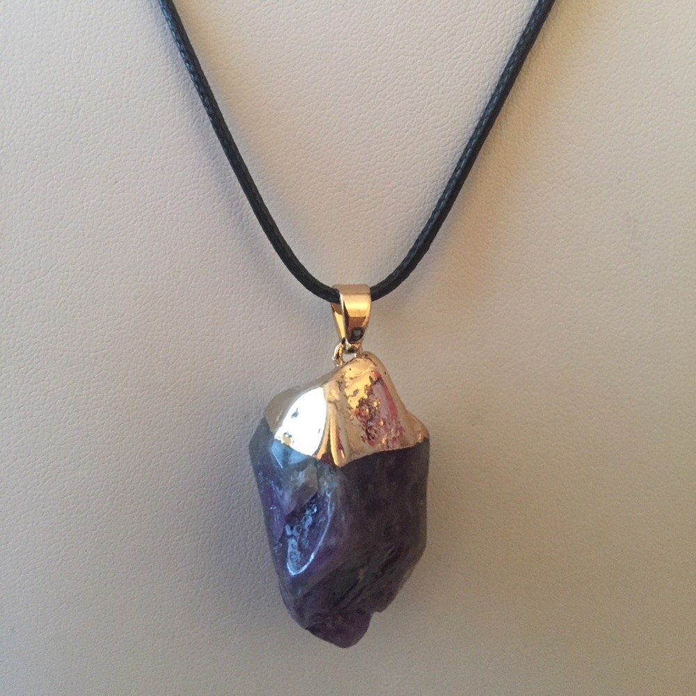 Elegant and Exquisite Agate Necklace